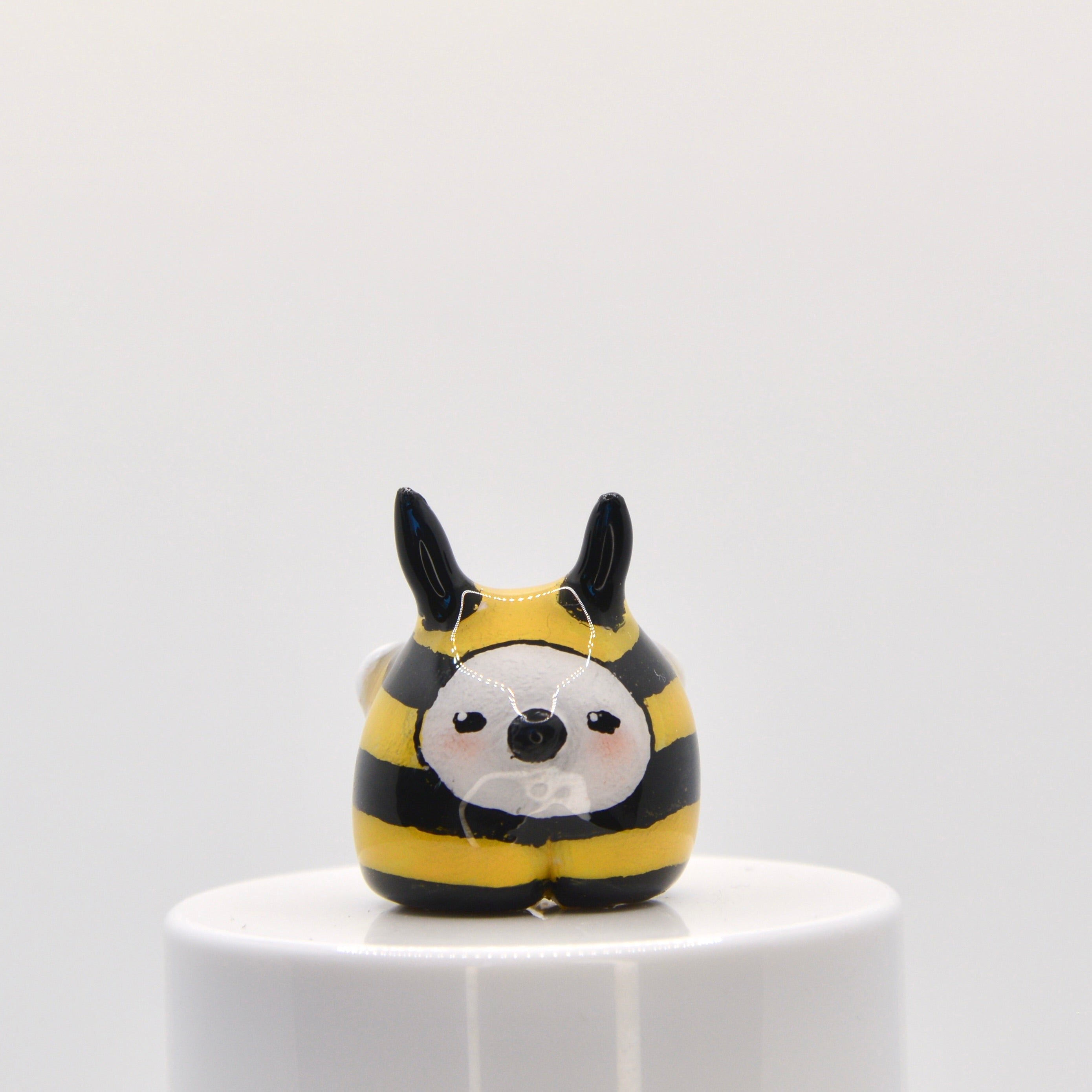 Bumble-bee Pneeble