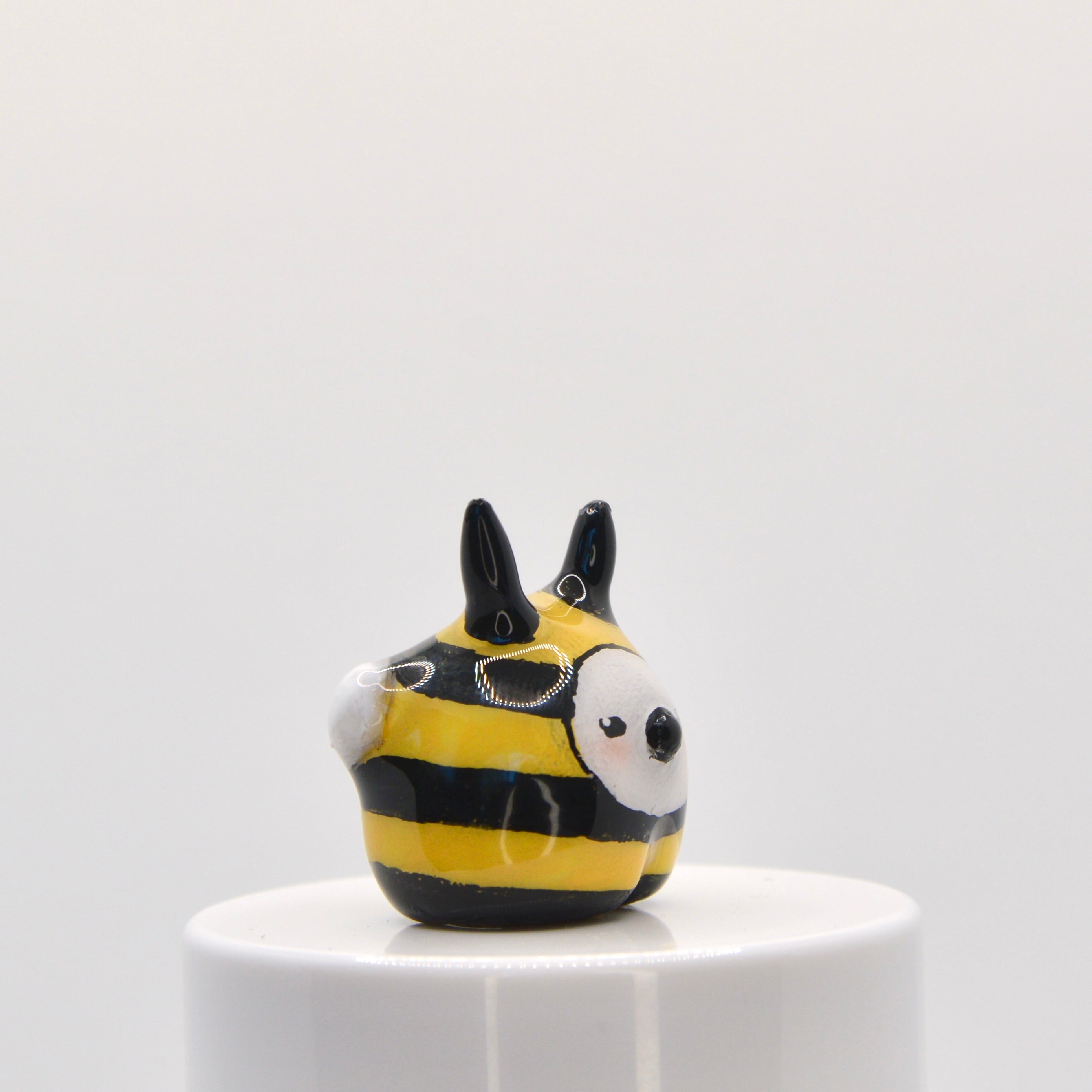 Bumble-bee Pneeble