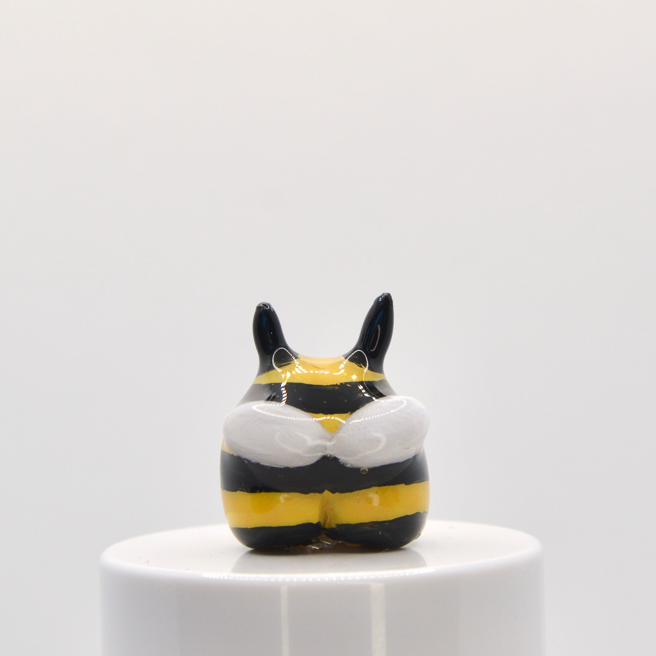 Bumble-bee Pneeble