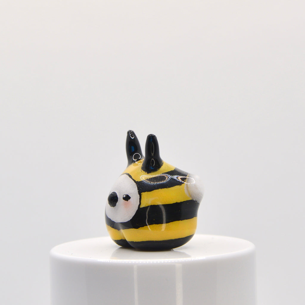 Bumble-bee Pneeble
