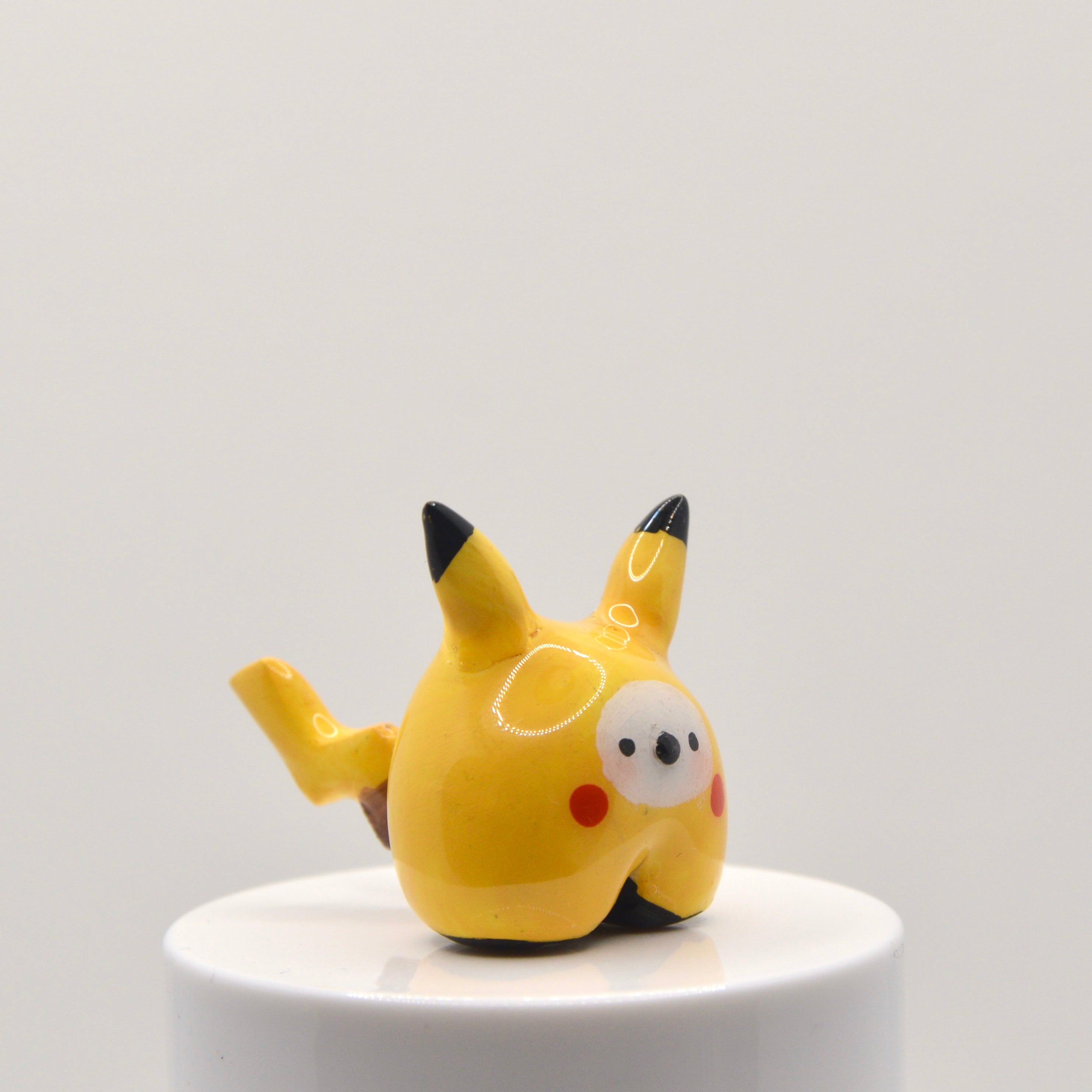 Pikachu Pneeble